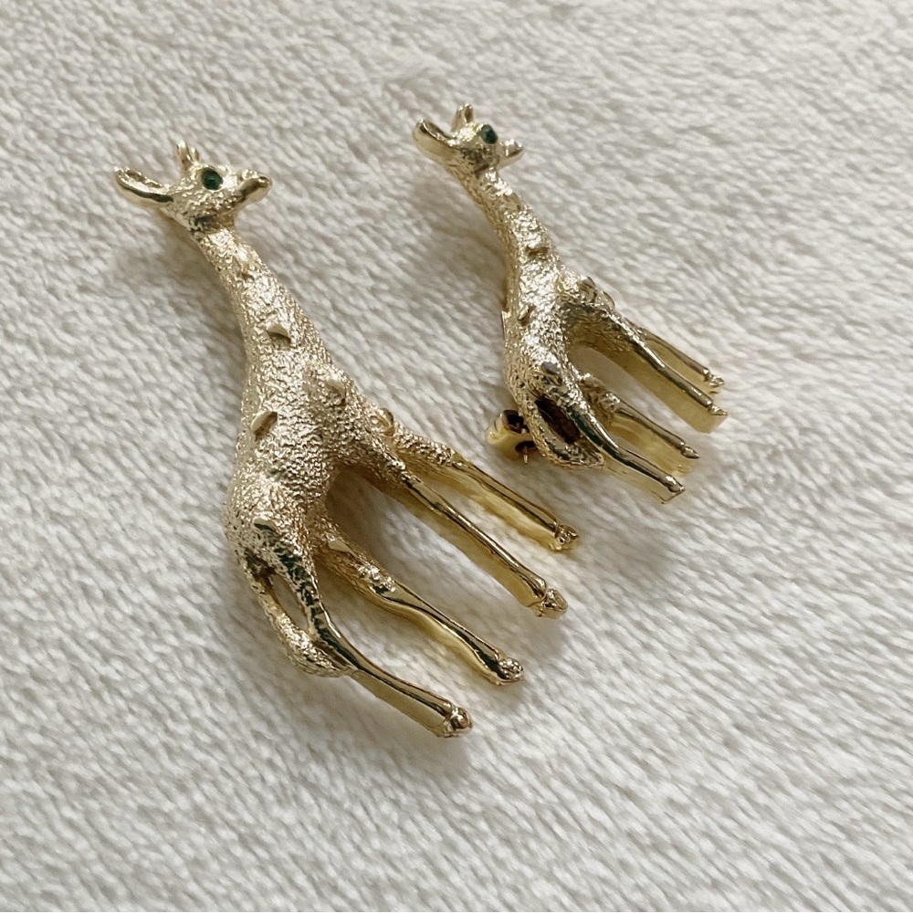 Vintage 1970s Giraffe Brooch Set – Mother & Baby Figural Animal Pins Rhinestone - Picture 2 of 13